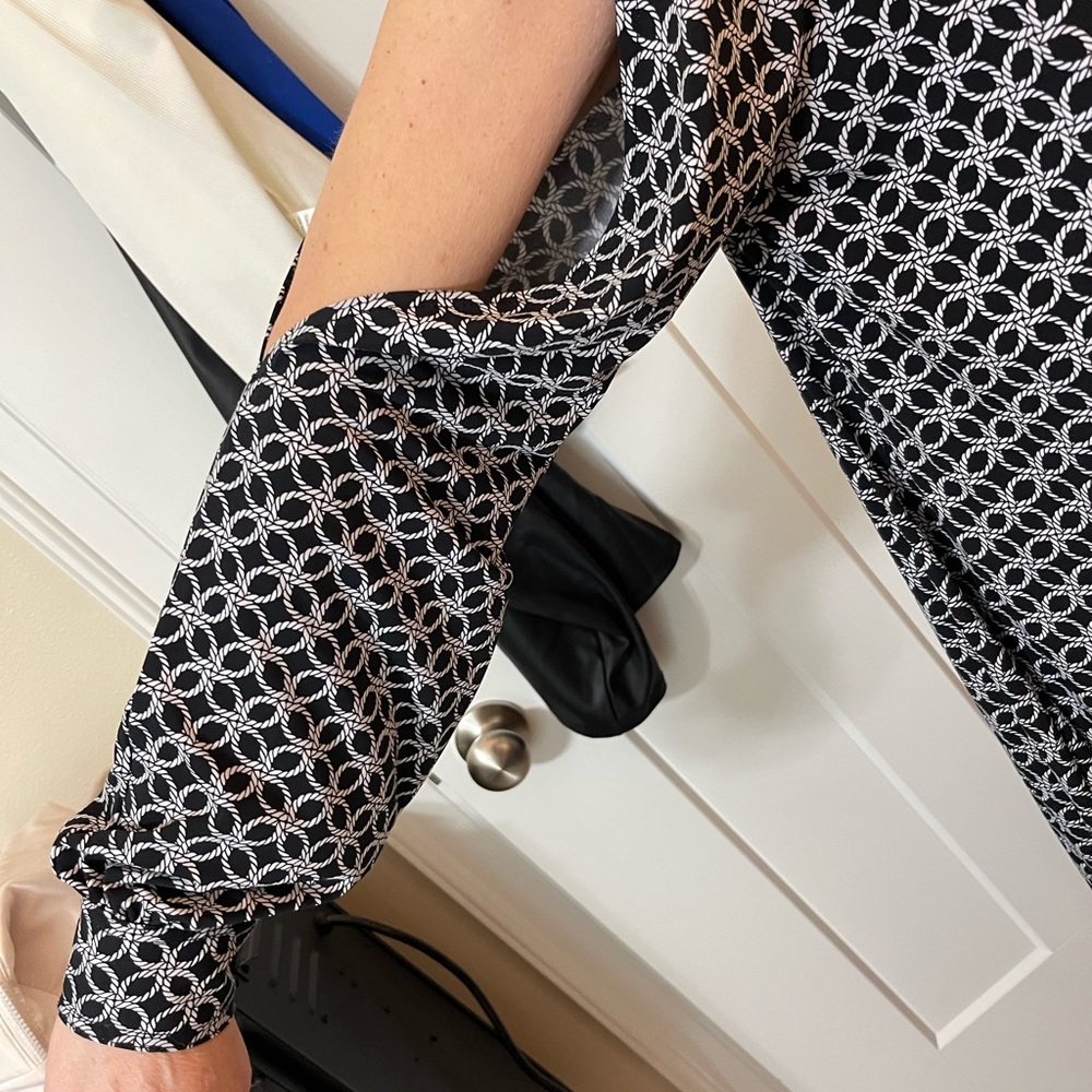 Michael Kors Monochrome Circle Pattern Button-Dow… - image 5